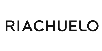 Um fundo preto com a palavra riachuelo, dando uma vibe Accenture.