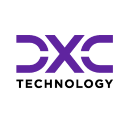 Logotipo da DXC Technology com as iniciais roxas estilizadas "DXC" acima da palavra "TECHNOLOGY" em letras maiúsculas pretas em um fundo branco.
